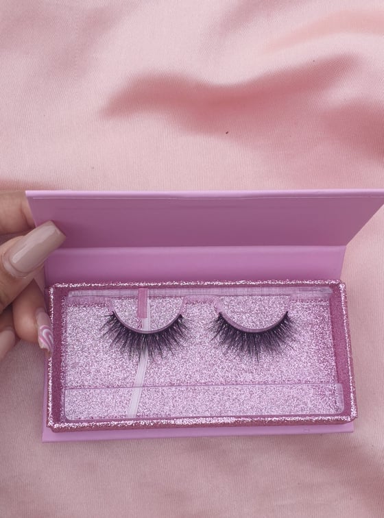 KUMARI KWEEN LASHES